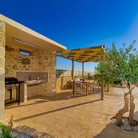 Villa 2 Steps Beach-liakos- Homeleader